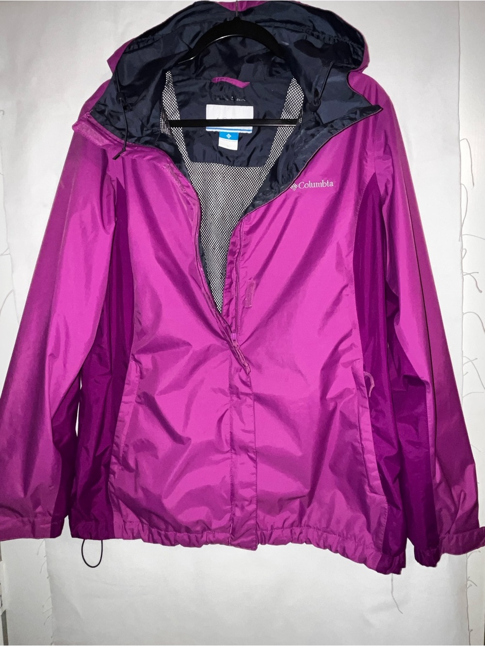 Columbia Women’s Waterproof Hooded Jacket - Magenta XL